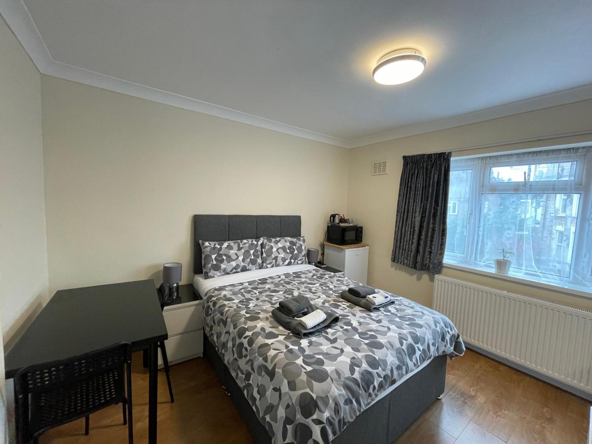 Kensal Lodge 2 Guest House Лондон Экстерьер фото