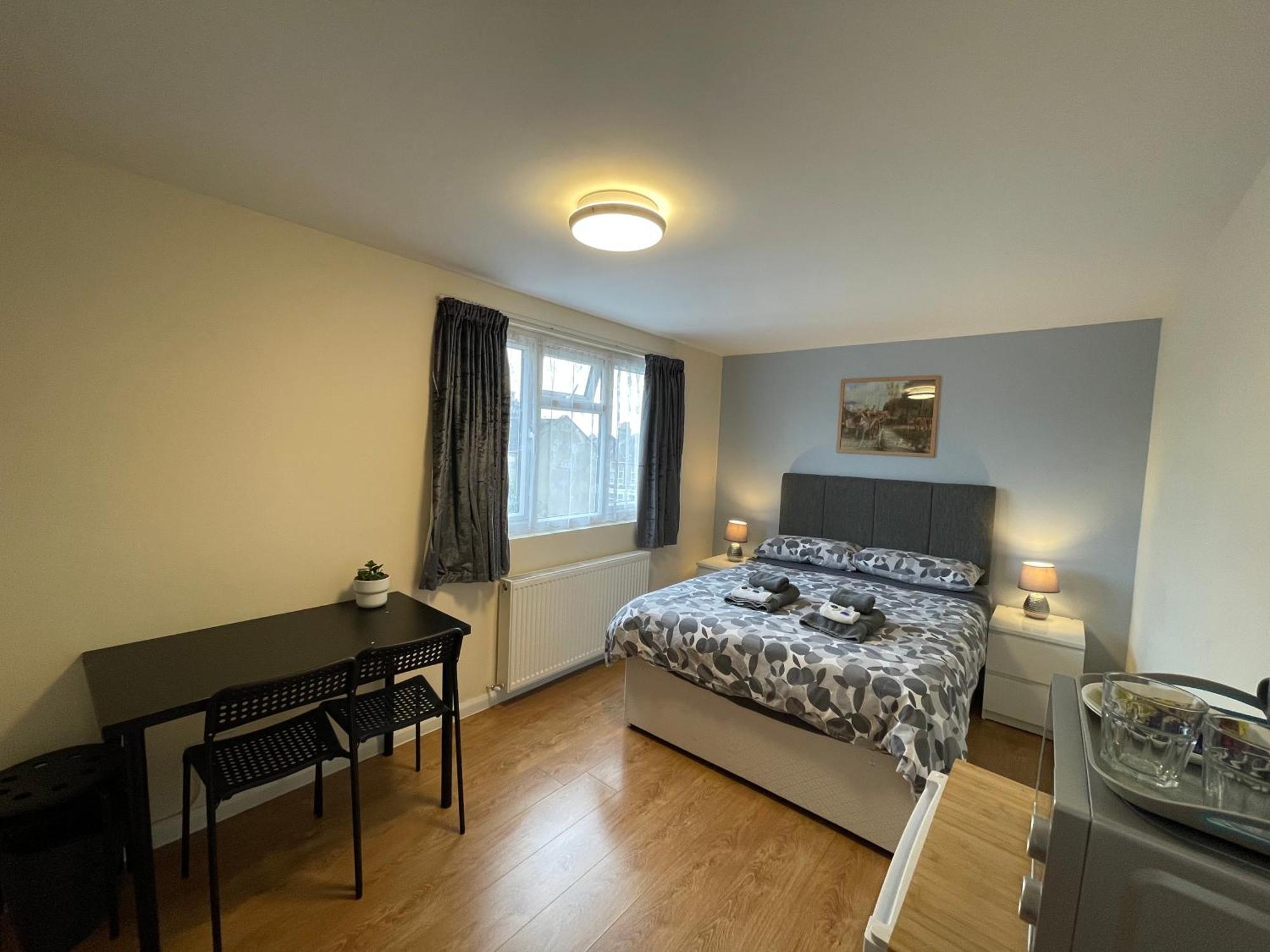 Kensal Lodge 2 Guest House Лондон Экстерьер фото