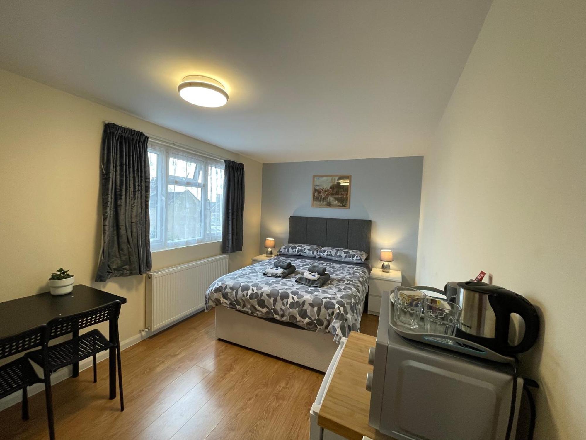 Kensal Lodge 2 Guest House Лондон Экстерьер фото