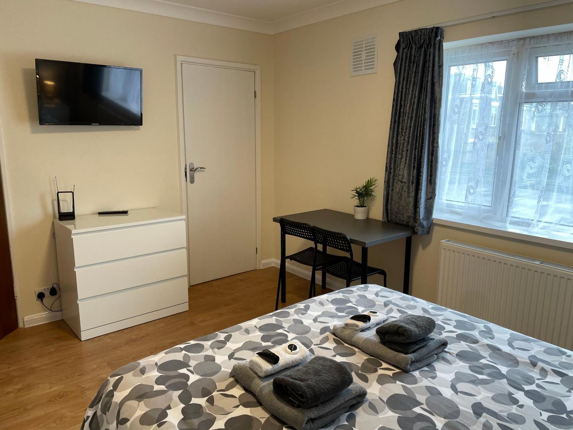 Kensal Lodge 2 Guest House Лондон Экстерьер фото