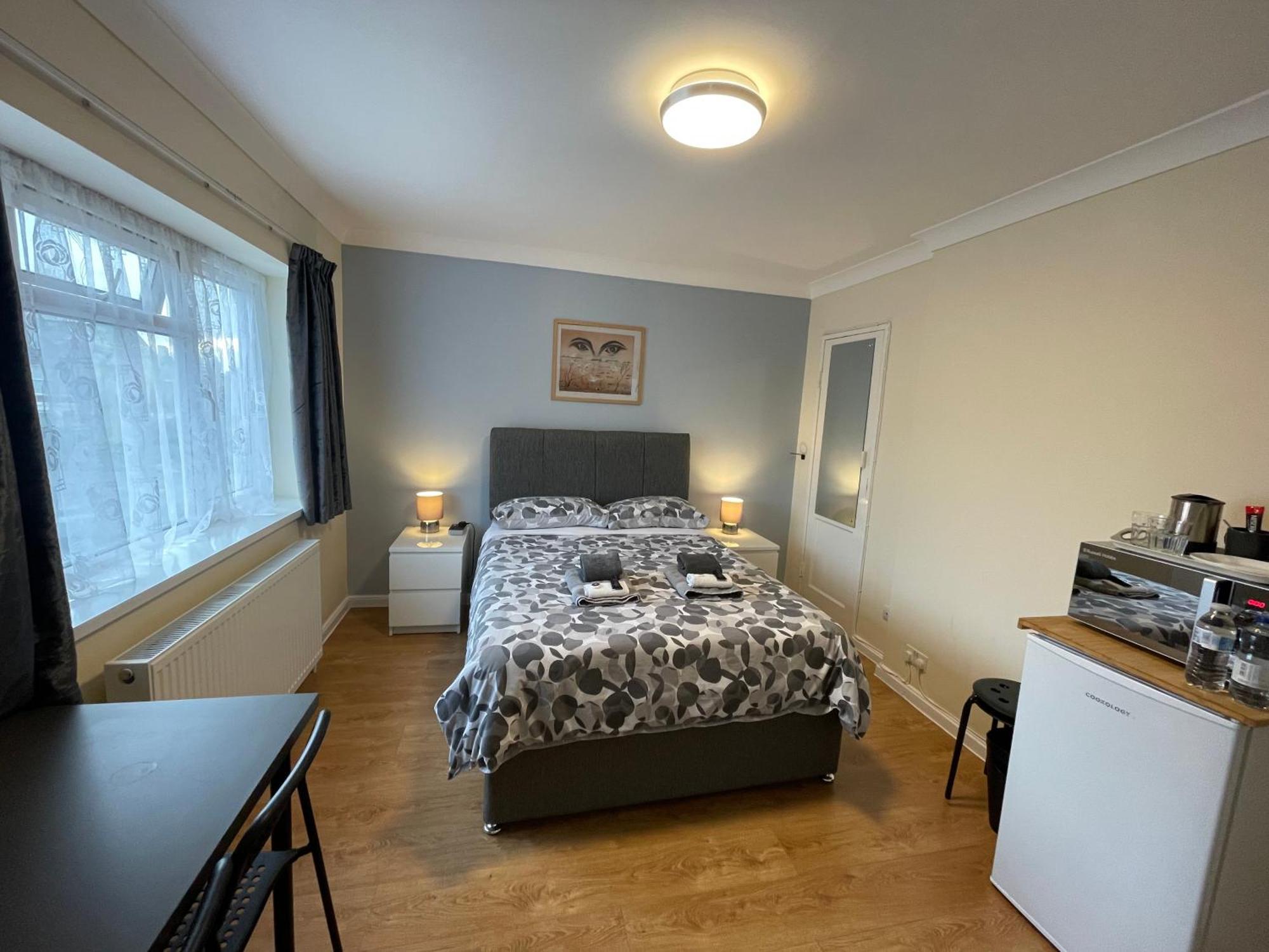 Kensal Lodge 2 Guest House Лондон Экстерьер фото