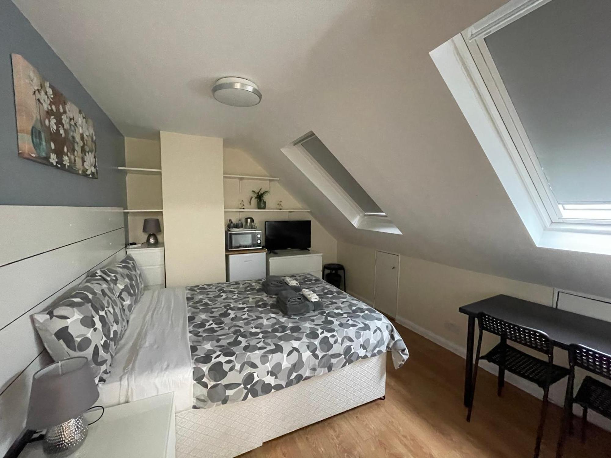Kensal Lodge 2 Guest House Лондон Экстерьер фото