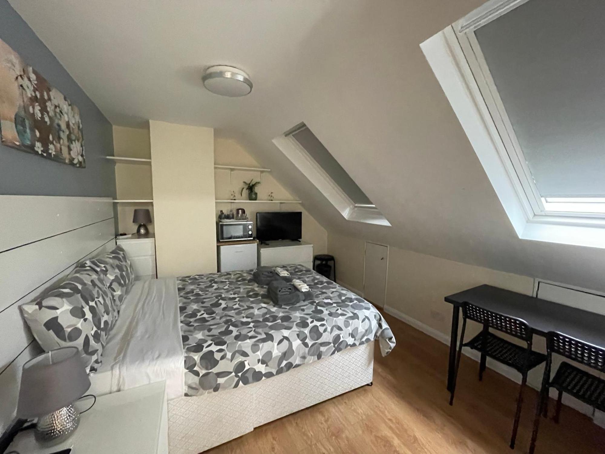 Kensal Lodge 2 Guest House Лондон Экстерьер фото
